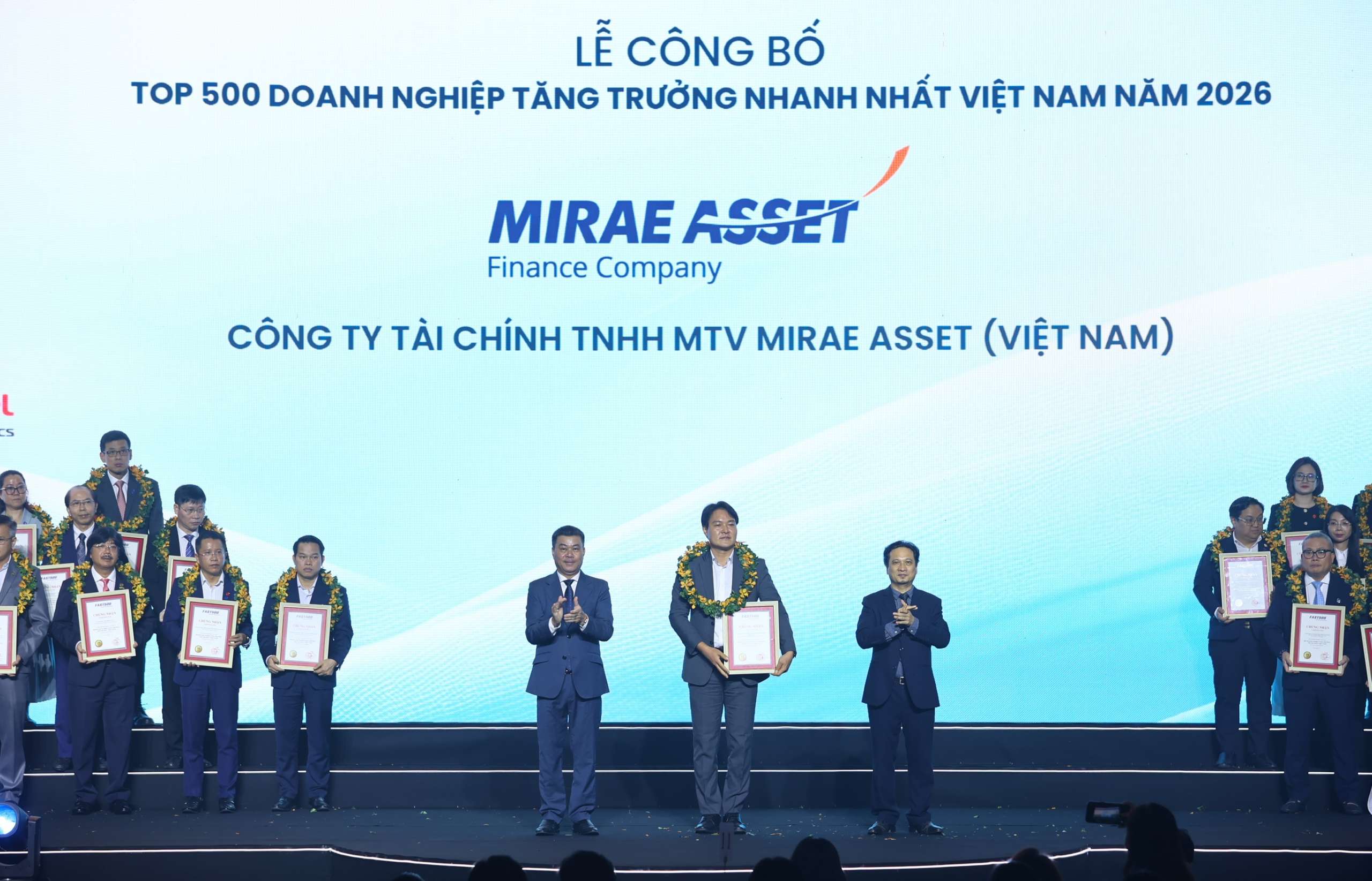 Ông Lee Yun Hyoung, Tổng Giám đốc Công ty Tài chính TNHH MTV Mirae Asset (Việt Nam), đại diện doanh nghiệp nhận giải